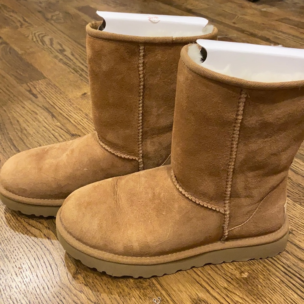 UGG BOOTS